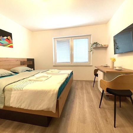 Apartments And Rooms Pri Baslju سيركنو المظهر الخارجي الصورة
